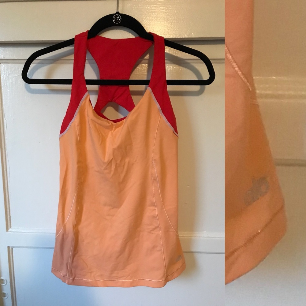 Alo workout top with built in bra